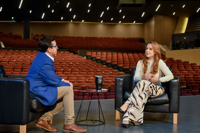 No soy una consultora que cambia ropitas: Clara Villarreal